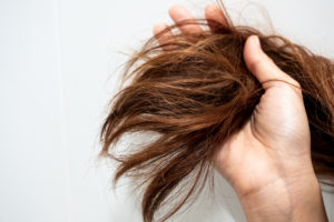切れ毛・枝毛対策におすすめの市販シャンプー11選！ダメージヘアを改善！